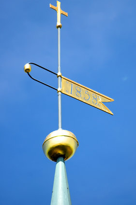 Die Wetterfahne der St.-Marien-Kirche Basthorst