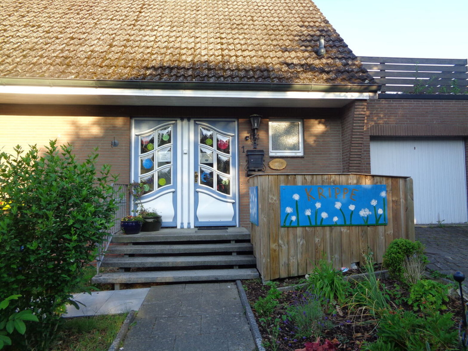 Eingang Krippe Kita Pusteblume Basthorst