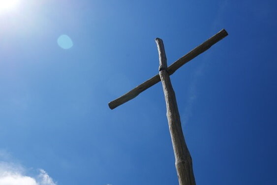 Holzkreuz Kreuz Himmel - Copyright: Edward Lich