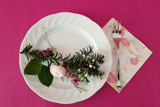 Tischdekoration Blume - Copyright: pixabay