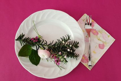 Tischdekoration Blume - Copyright: pixabay