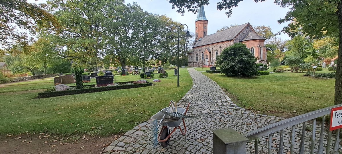Friedhof Schubkarre