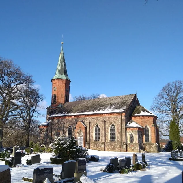 St. Marienkirche im Schnee