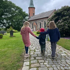 Kinder vor St. Marienkirche