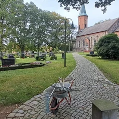 Friedhof Schubkarre